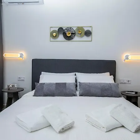 Azure Cove Apartman *